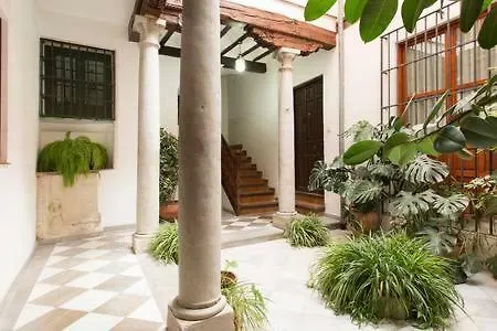 Luminous Alhambra View Apartment In Albayzin Granada