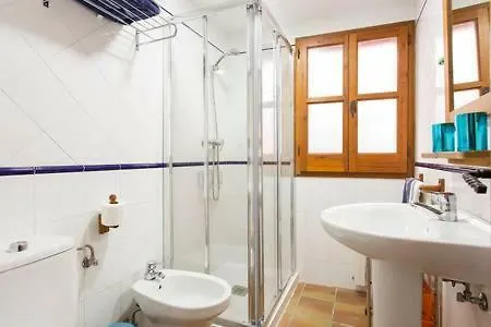 Luminous Alhambra View Apartment In Albayzin Granada