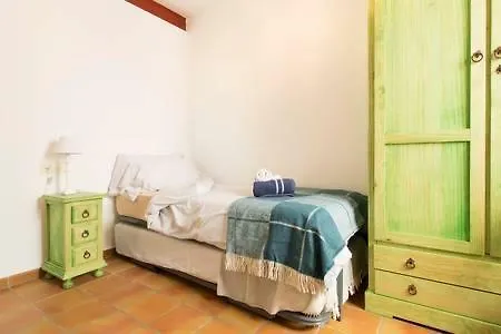 Luminous Alhambra View Apartment In Albayzin Granada