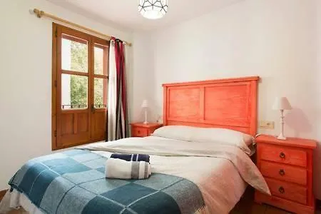 Luminous Alhambra View Apartment In Albayzin Granada